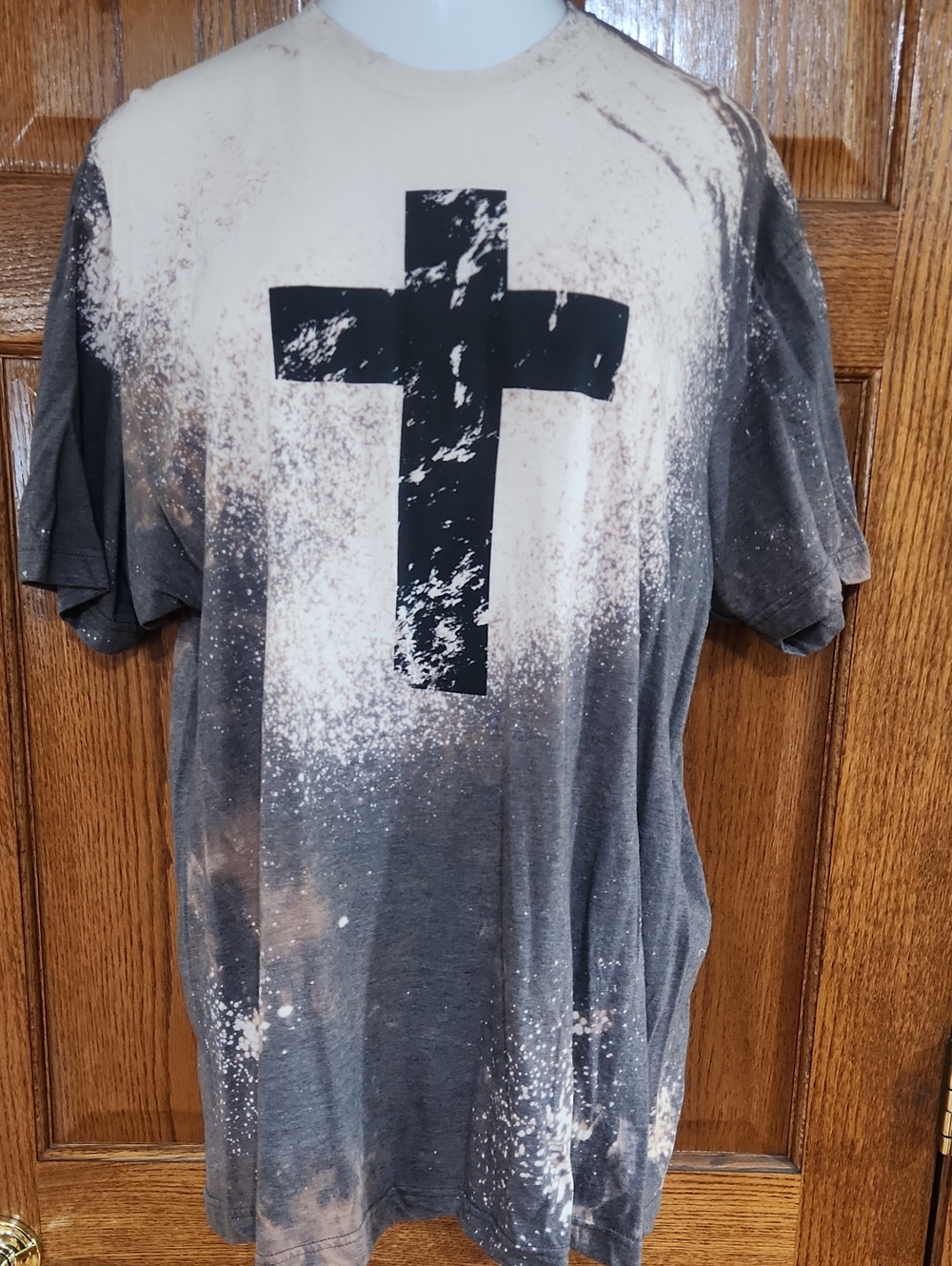 Women's Short-Sleeve Graphic Cross T-Shirt - Gray/ Cream